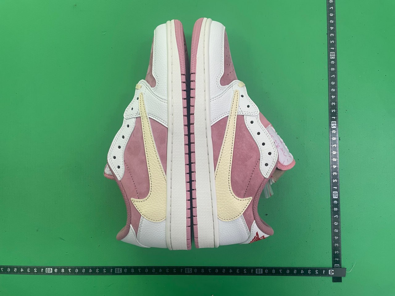 Air Jordan 1 Low x Travis Scott