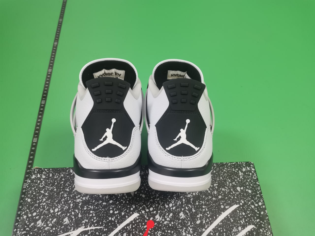 Jordan 4