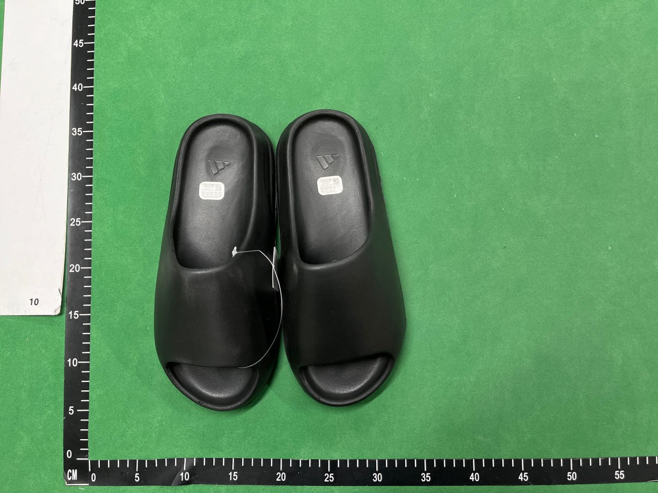 Adidas Yeezy Slide                                                                                                            Adidas Yeezy Slide                                                        