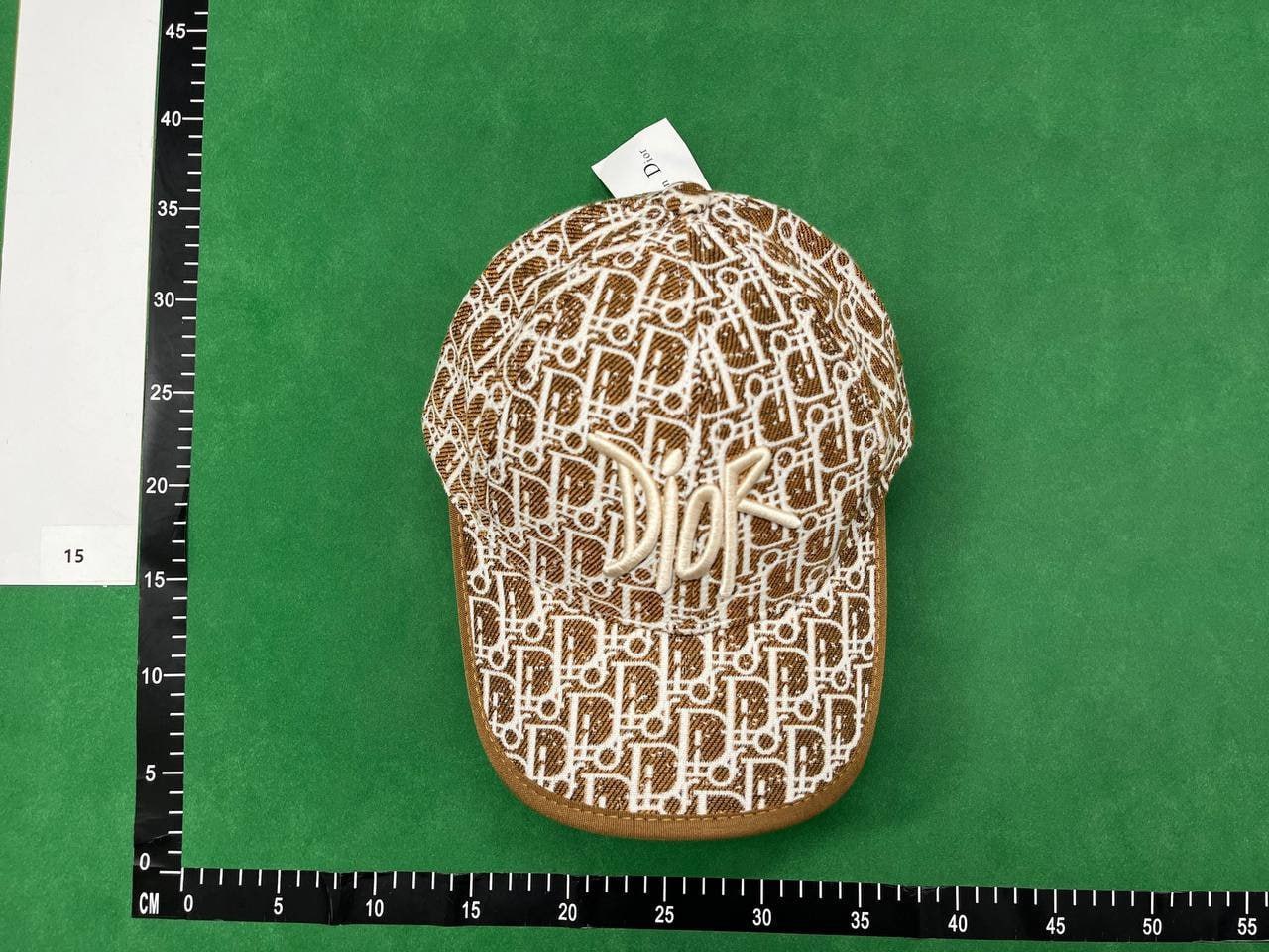 Dior cap  (TOP 40 style)