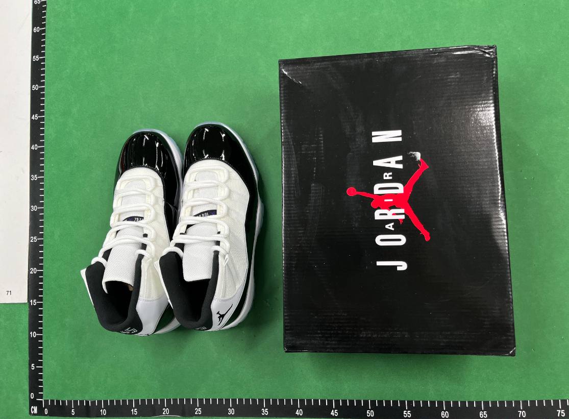 Air Jordan 11 shoes
