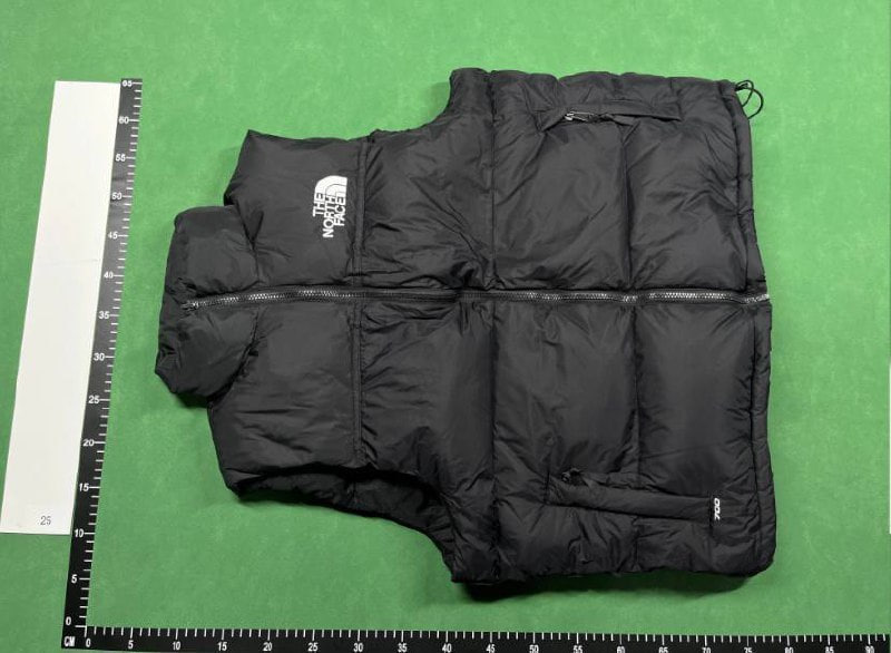 The north face down jacket vest    (40 CP)