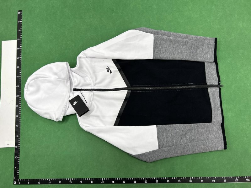  Nike suit