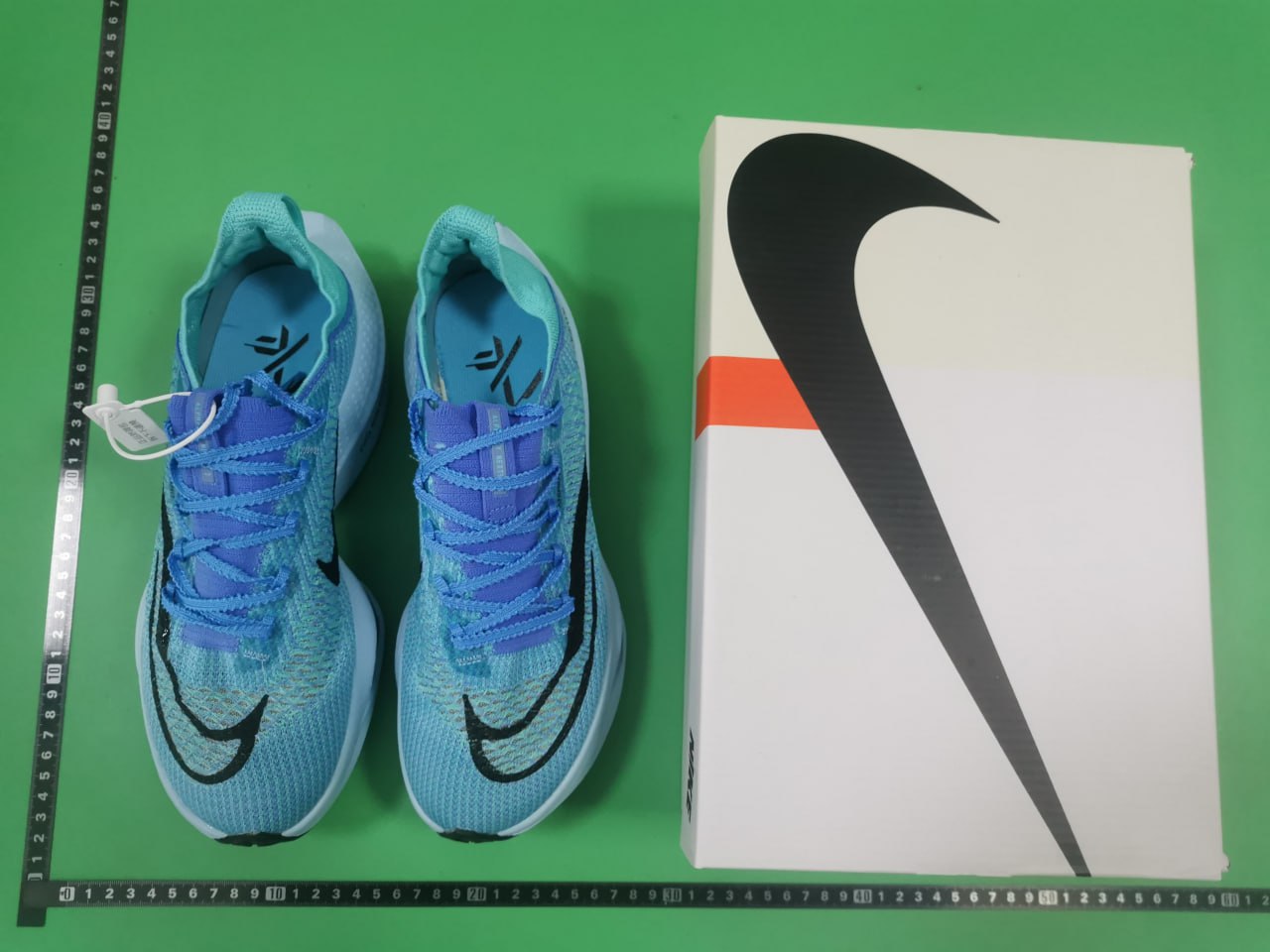 NIKE