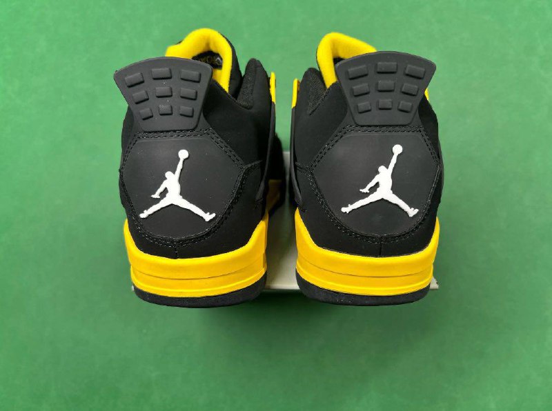  Air Jordan 4