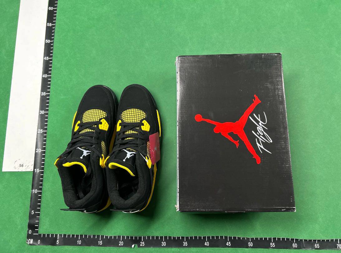  Air Jordan 4