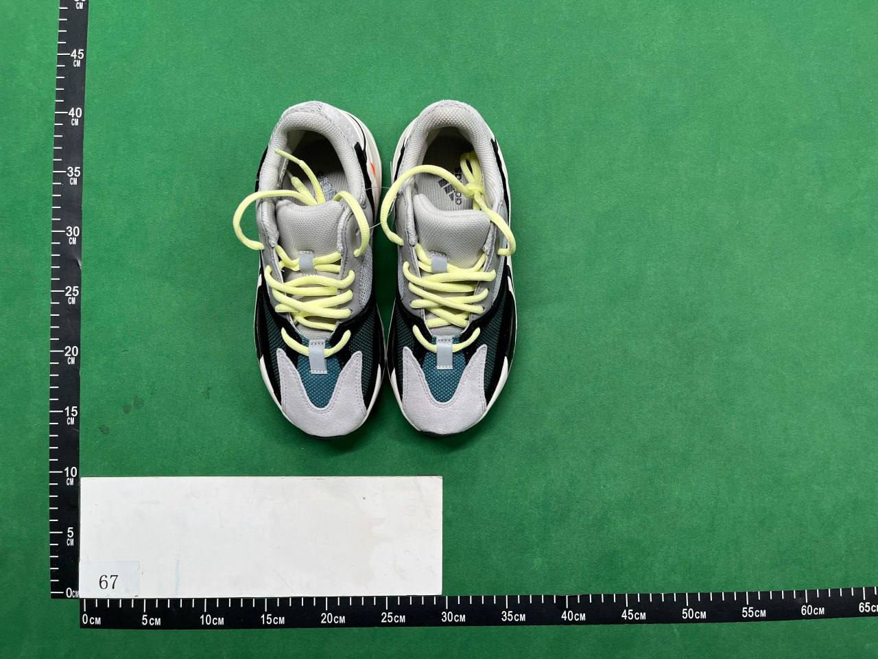  Yeezy 700 coconut