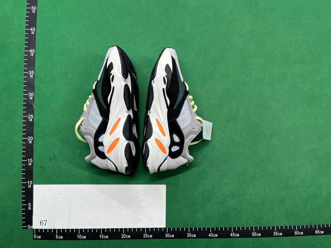  Yeezy 700 coconut