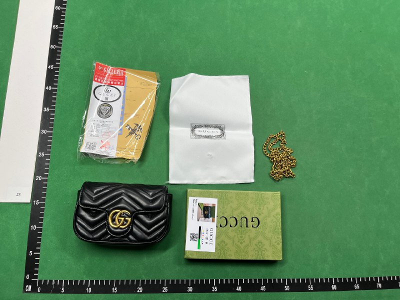  Gucci genuine leather bag