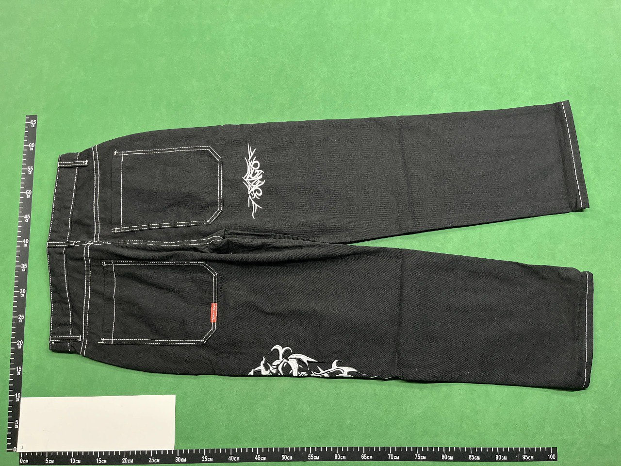 Jnco jeans     (20 CP)