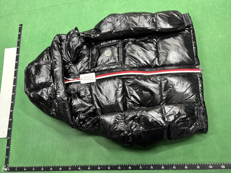 Moncler down jacket  (31 CP)