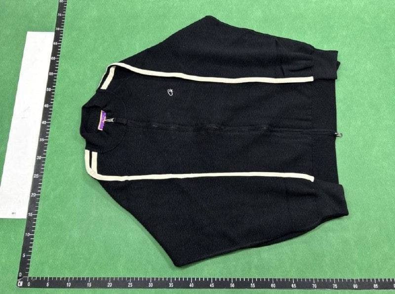 corteiz jacket   (40 CP)