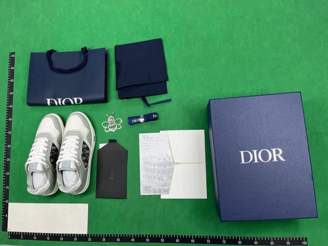  Dior B27