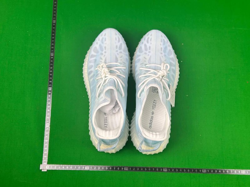 YEEZY 350