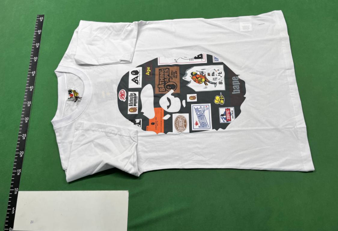 Bape T-shirt  (40 CP)