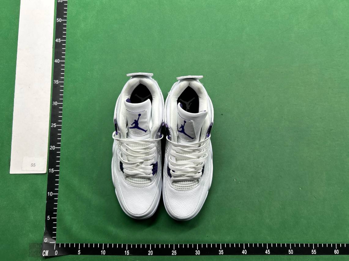   Air Jordan 4