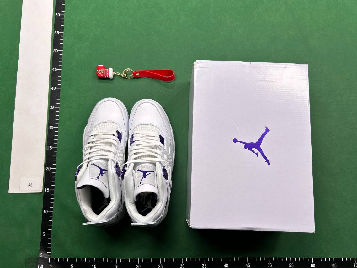   Air Jordan 4