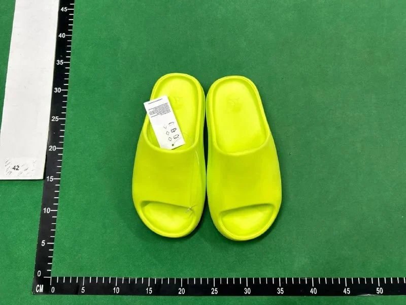 Yeezy Slippers（Factory direct sales）