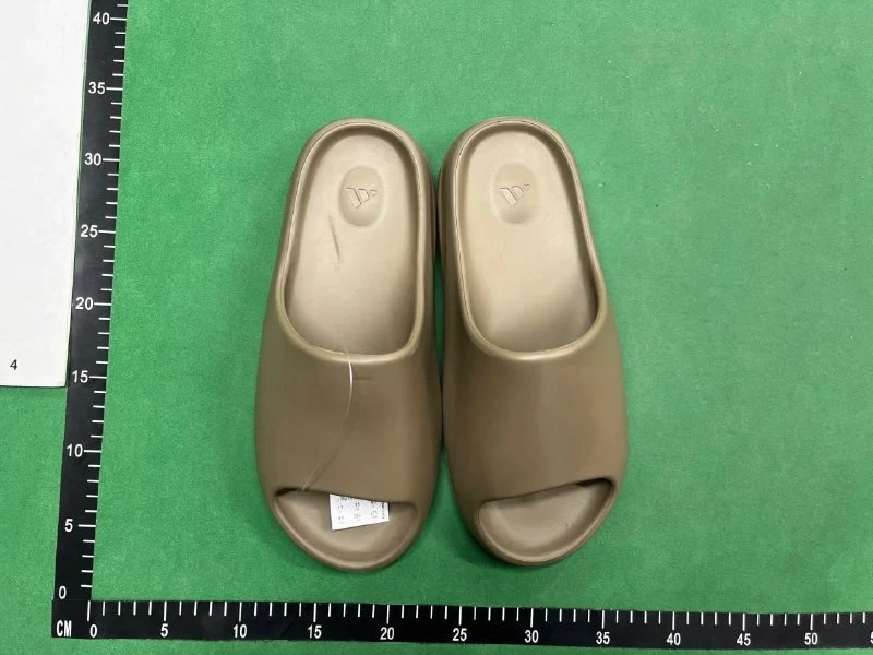 Yeezy Slippers（Factory direct sales）