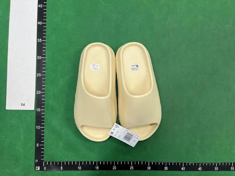 Yeezy Slippers（Factory direct sales）
