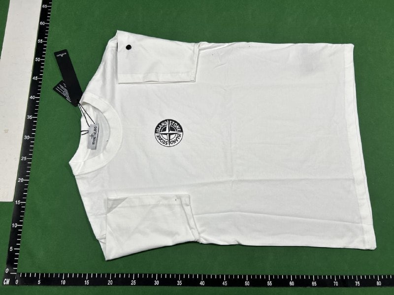 Stone Island T-shirt  (20+)