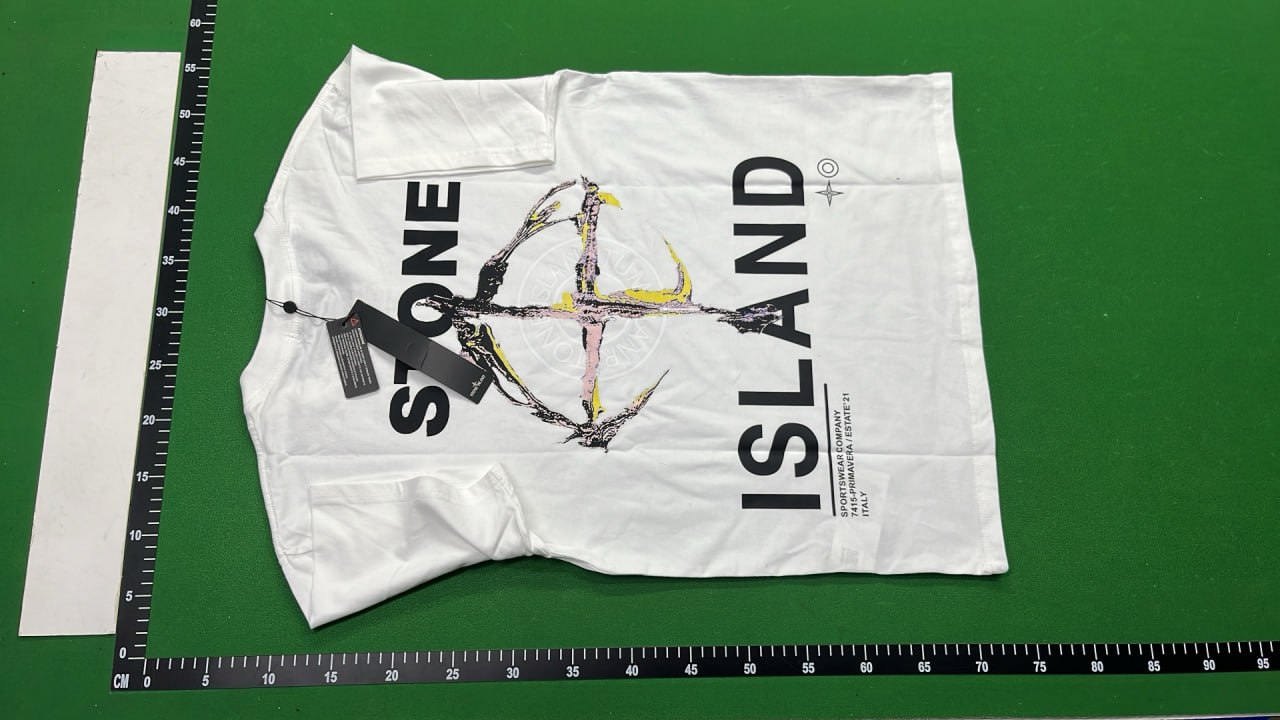 Stone Island T-shirt  (20+)