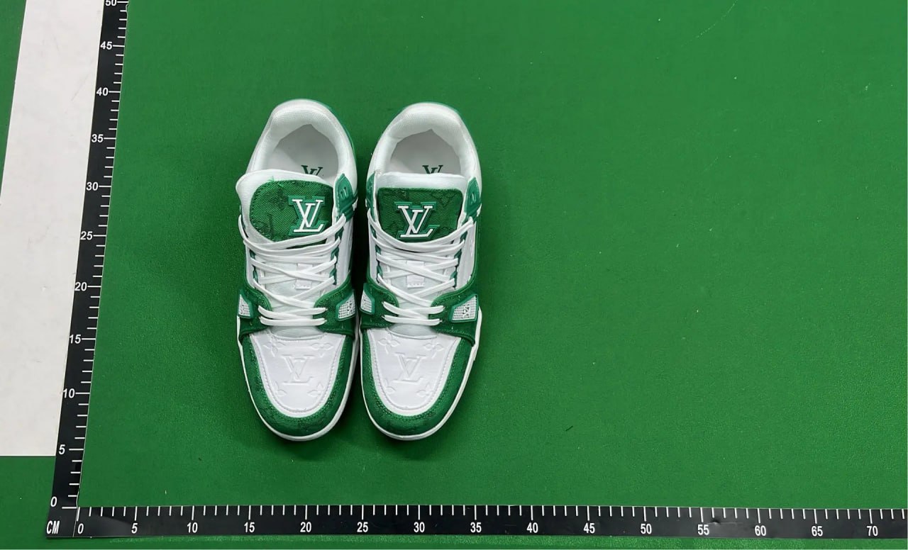  LV Louis Vuitton sneakers (30+)