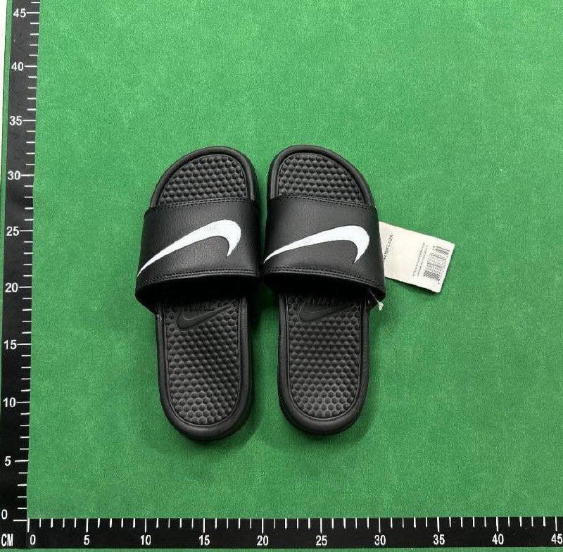 :Nike slippers