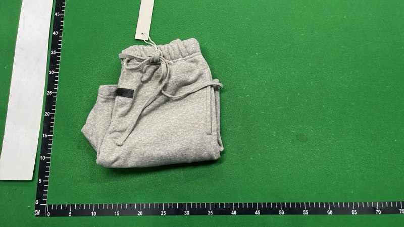 ESSENTIALS SHORTS