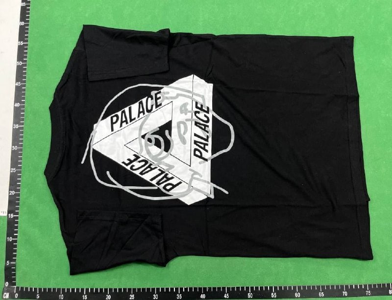  palace T-shirt