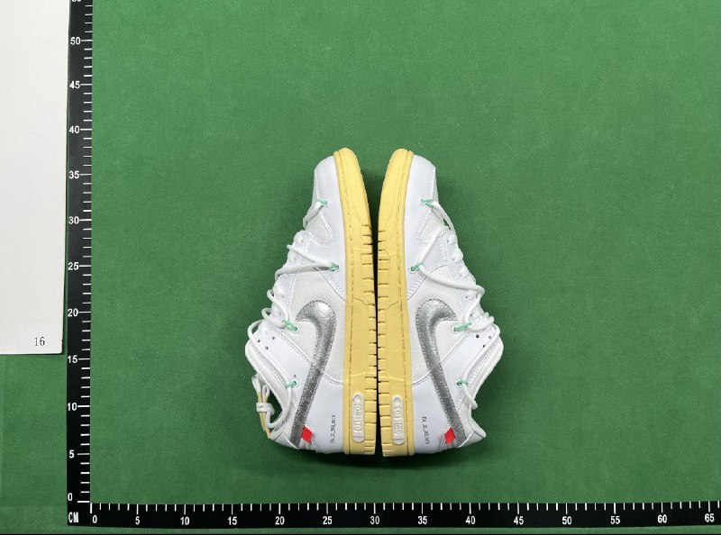  OFF-WHITE x Nike DUNK