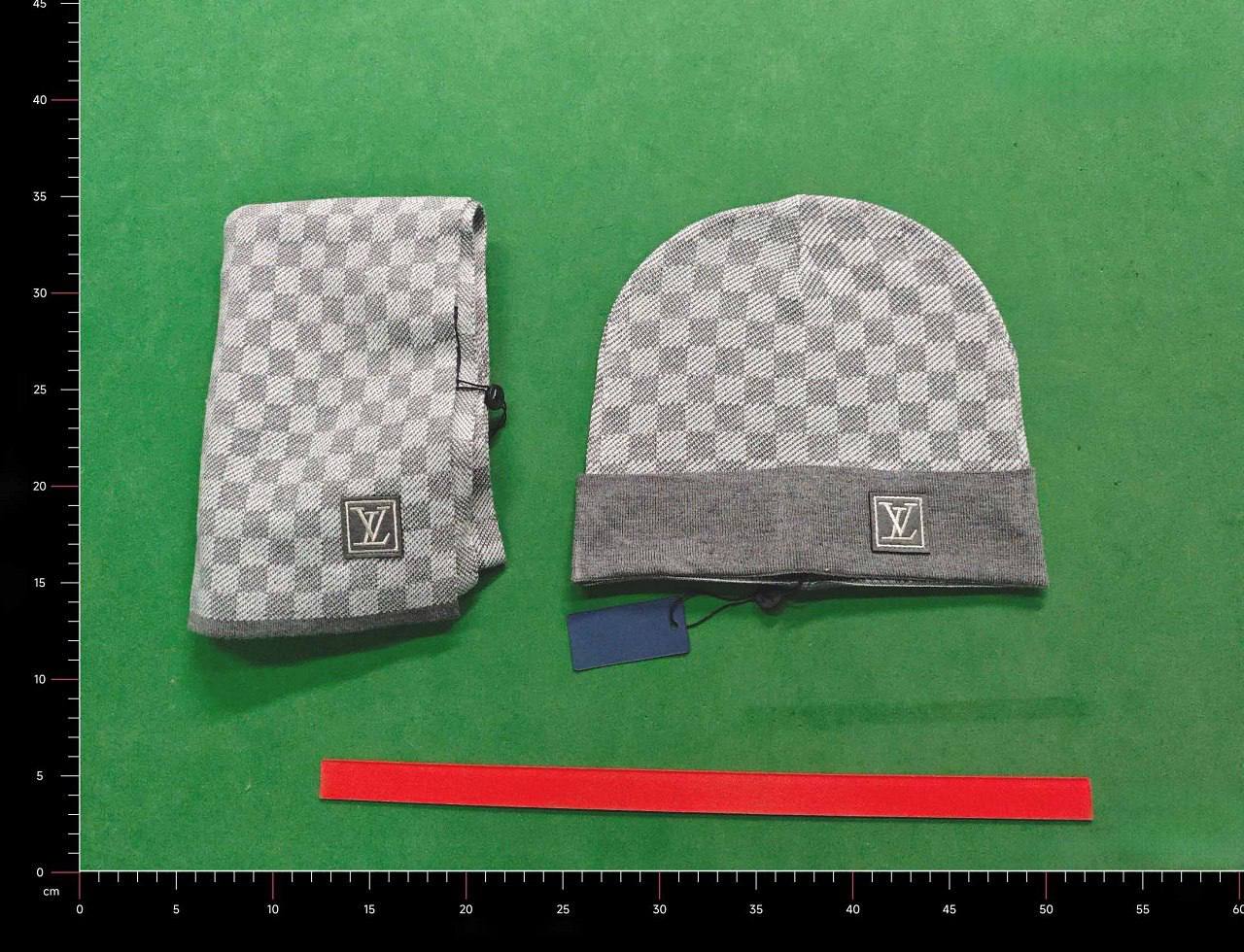  Louis Vuitton hat