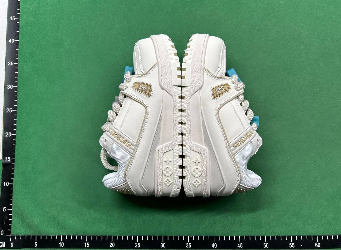  Louis Vuitton trainer