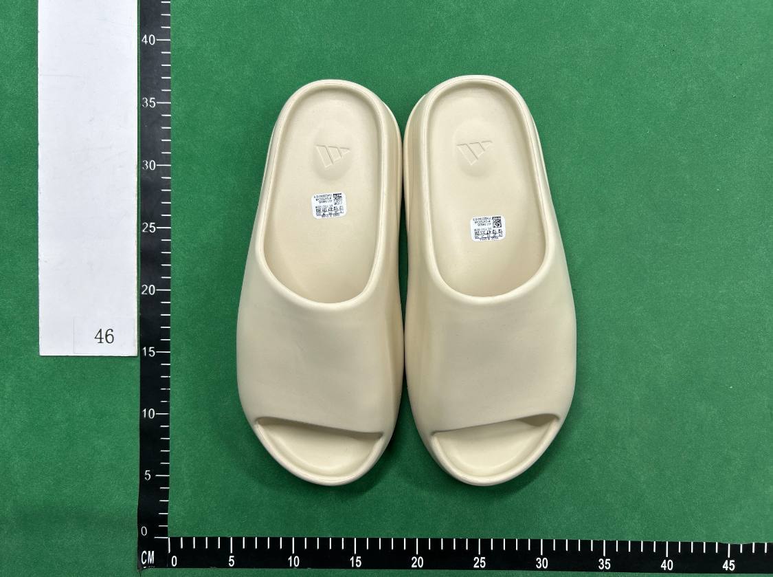 MANY YEEZY SLIDES