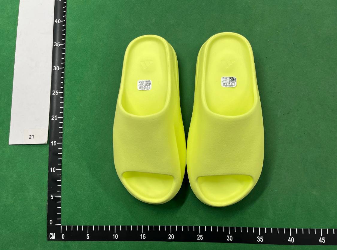MANY YEEZY SLIDES