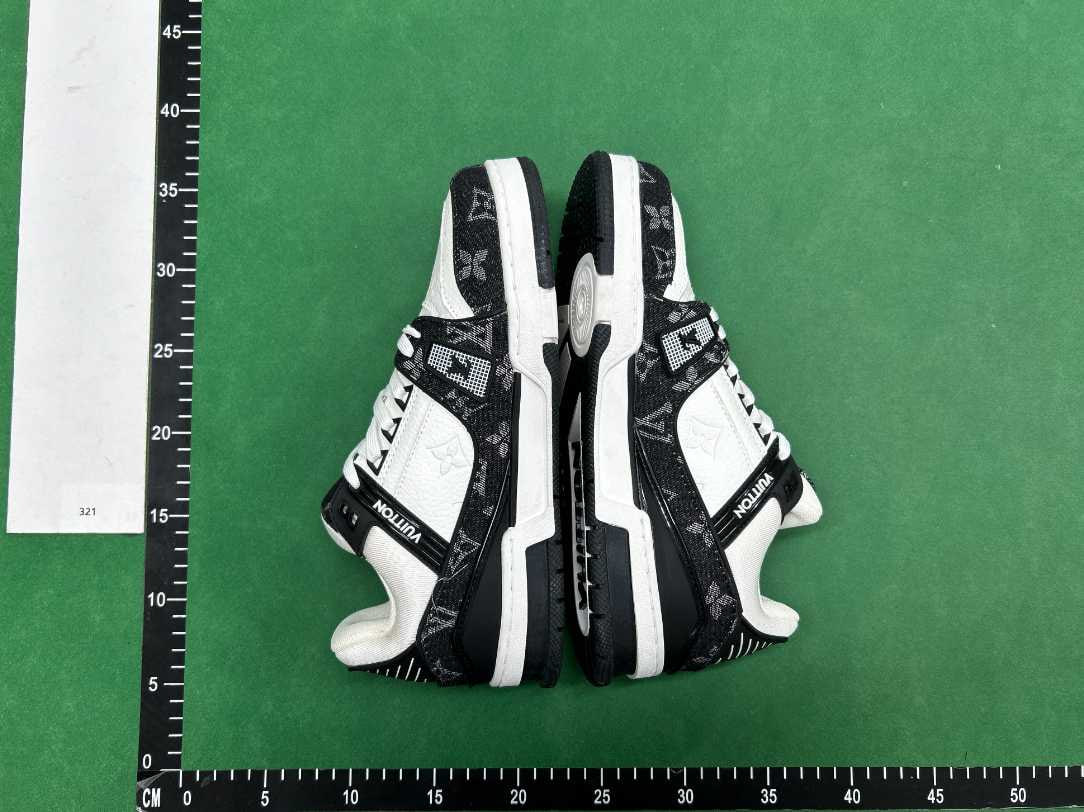  Louis vuitton sneakers LV Trainer
