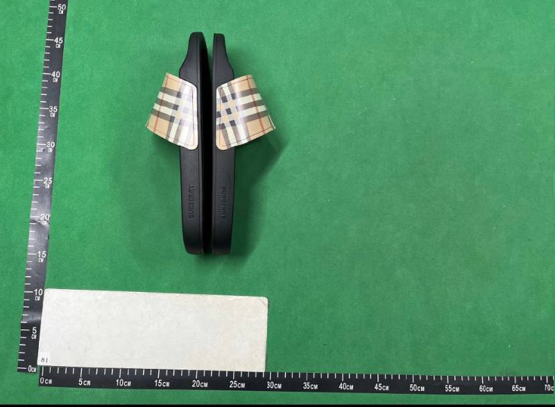  Burberry slippers