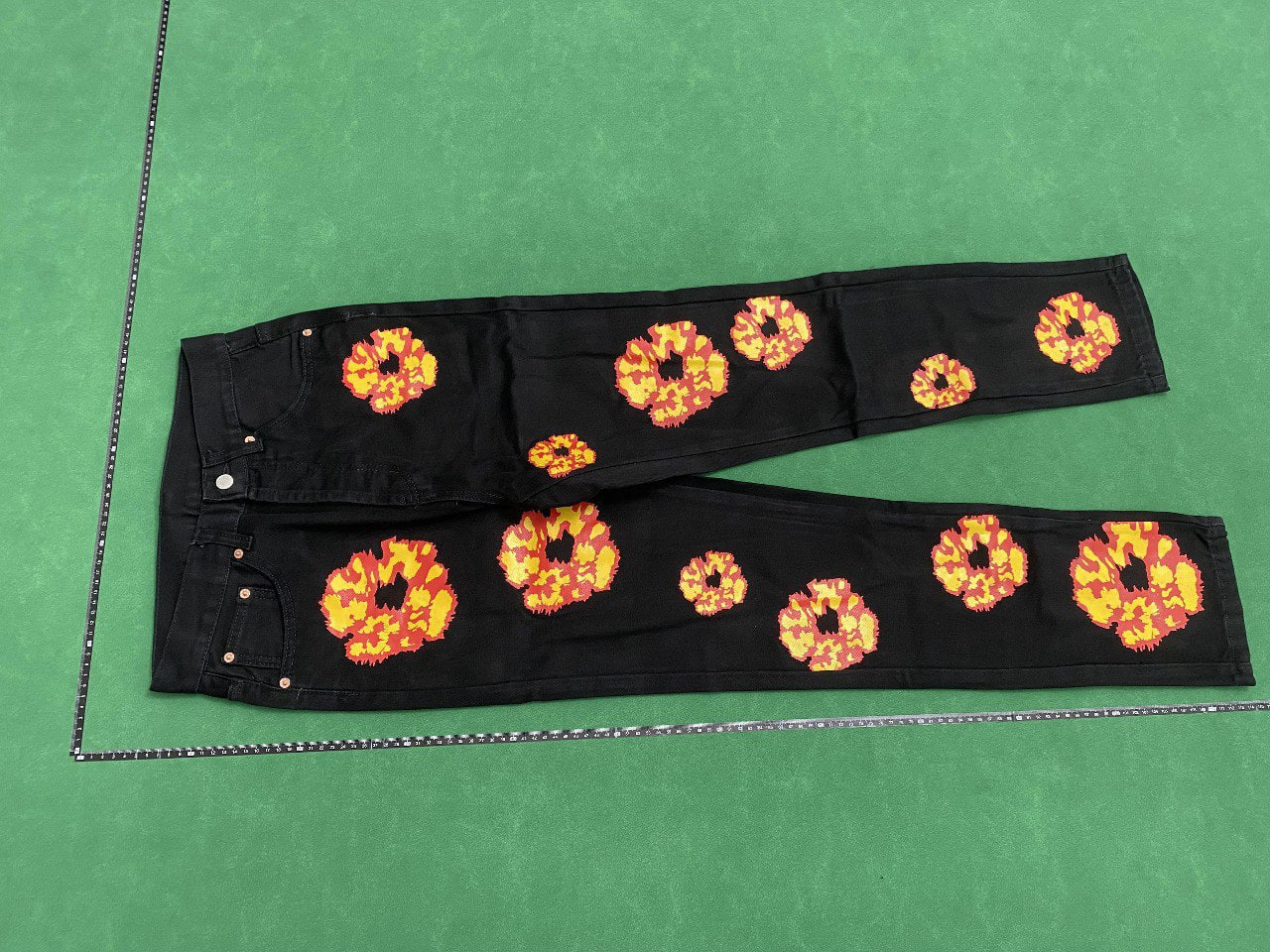  Denim tears jeans  (40 CP)