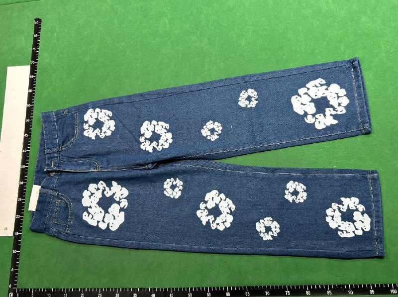  Denim tears jeans  (40 CP)