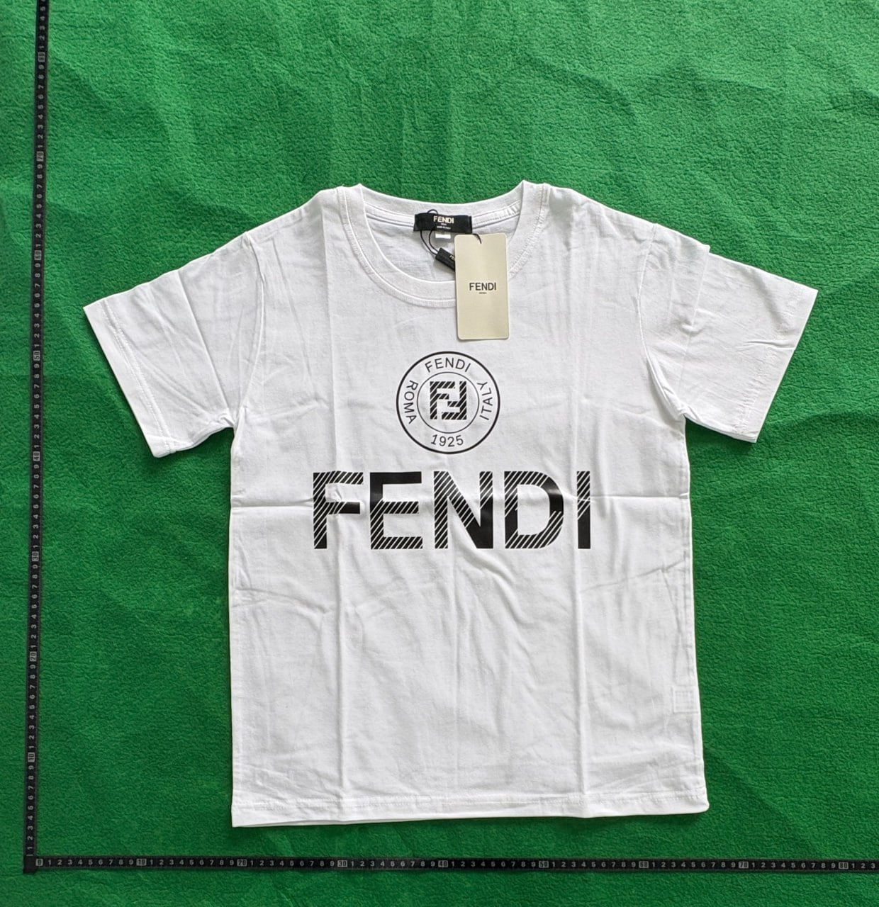 Fendi T-shirt  (40 CP)