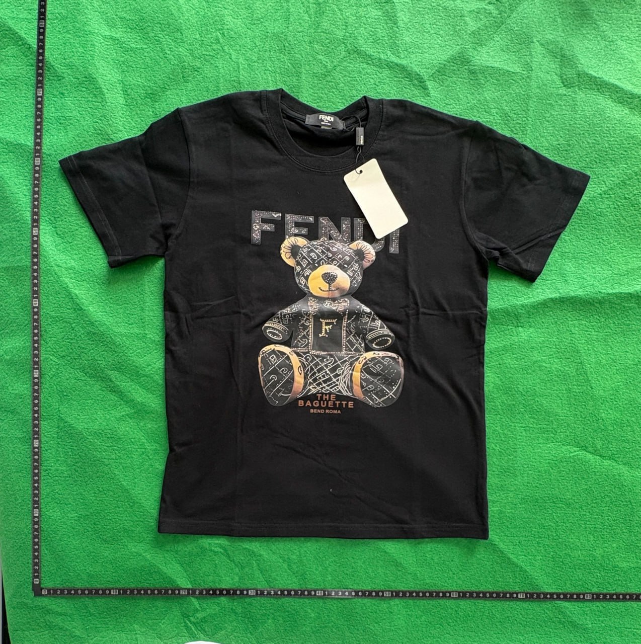 Fendi T-shirt  (40 CP)