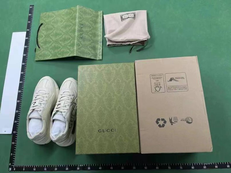 GUCCI Sneakers