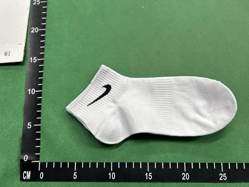 Nike socks ( 18 + styles)