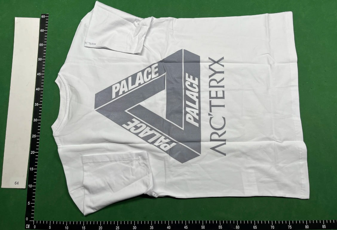 Palace TEE ( 35 + styles)