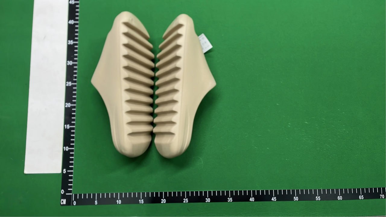  Yeezy Slide  （5+）