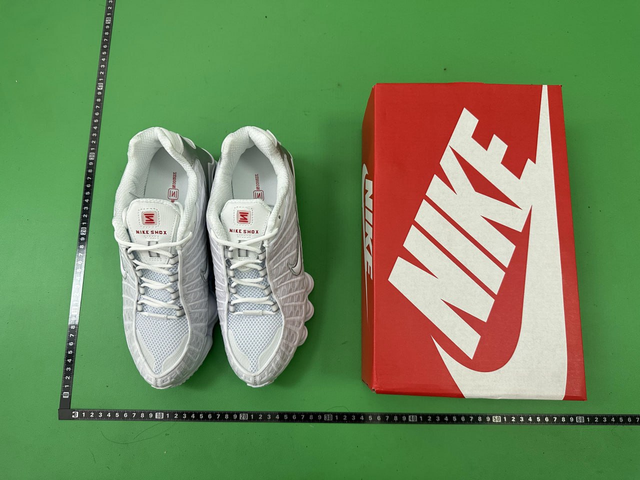  Nike Shoxs