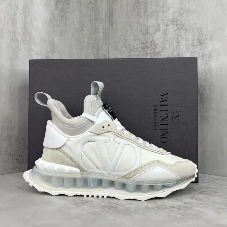 Valentino 999           Valentino 999                                                                                                                                                                   