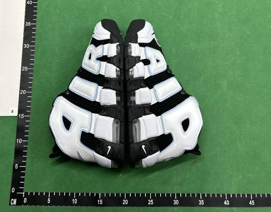 NIKE Moer UPTEMPO