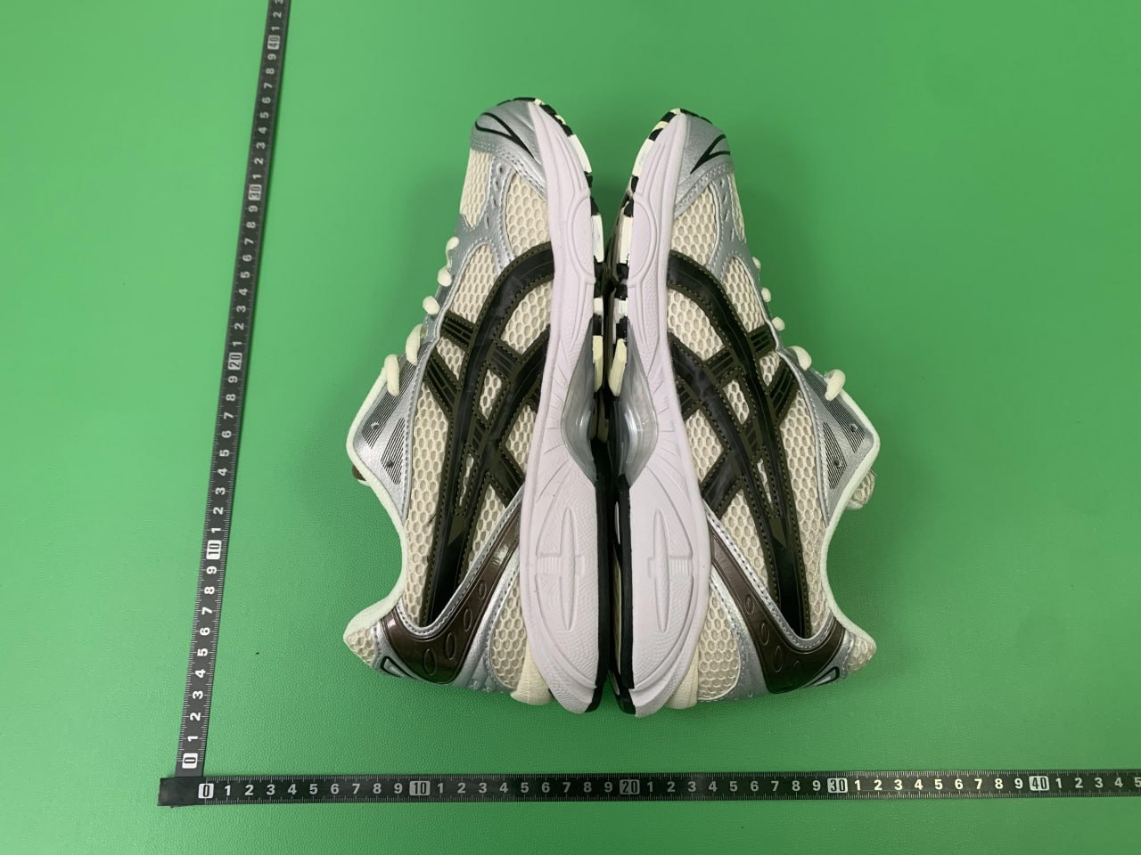  ASICS Gel-Kayano 14