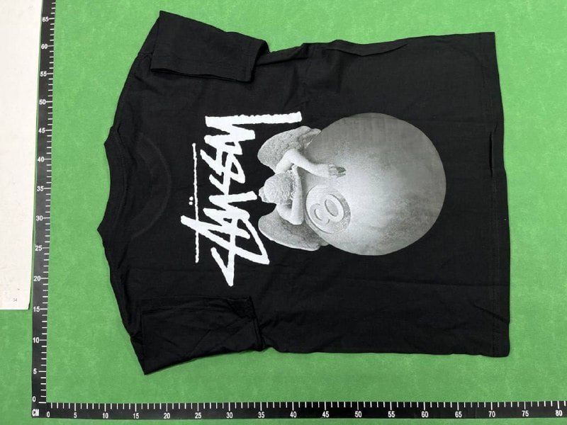 Stussy tee    (40 CP)